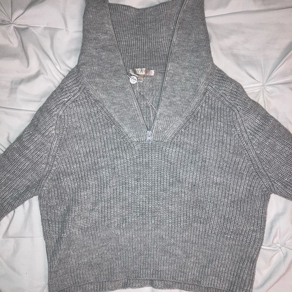 Half-Zip Pull Over - image 4
